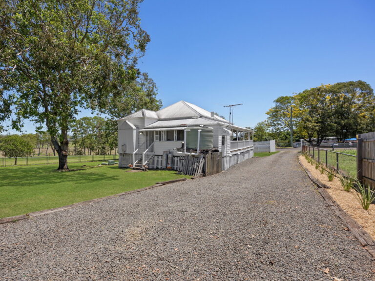 18 Hall Street, Harrisville, QLD 4307