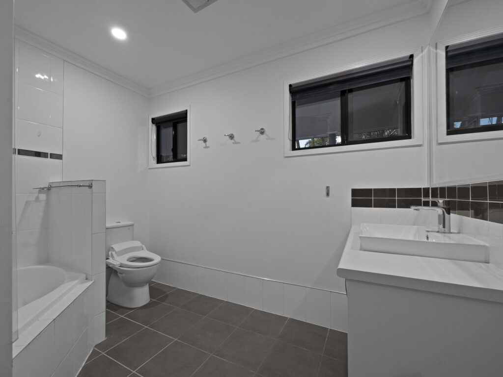 86 South Queensborough Parade, Karalee, QLD 4306
