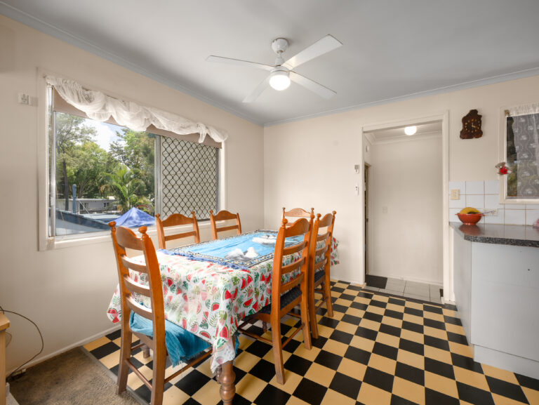 147 Chambers Flat Road, Marsden, QLD 4132