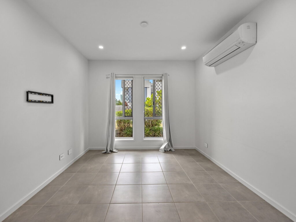 1 Mclean Street, Ripley, QLD 4306