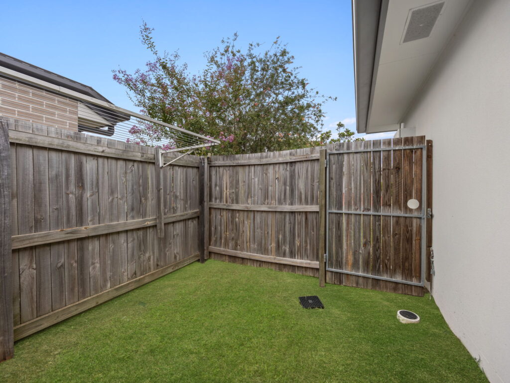1 Mclean Street, Ripley, QLD 4306