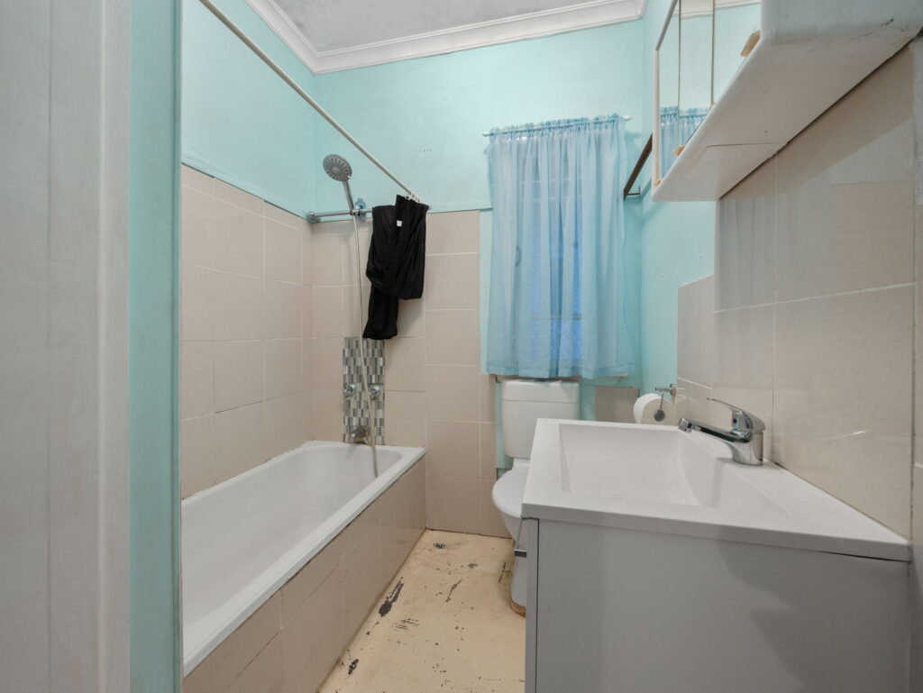 4 Colonial Court, Raceview, QLD 4305