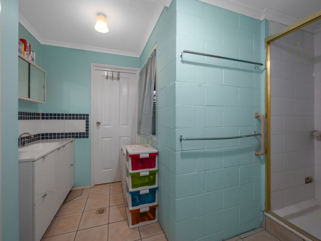 4 Colonial Court, Raceview, QLD 4305