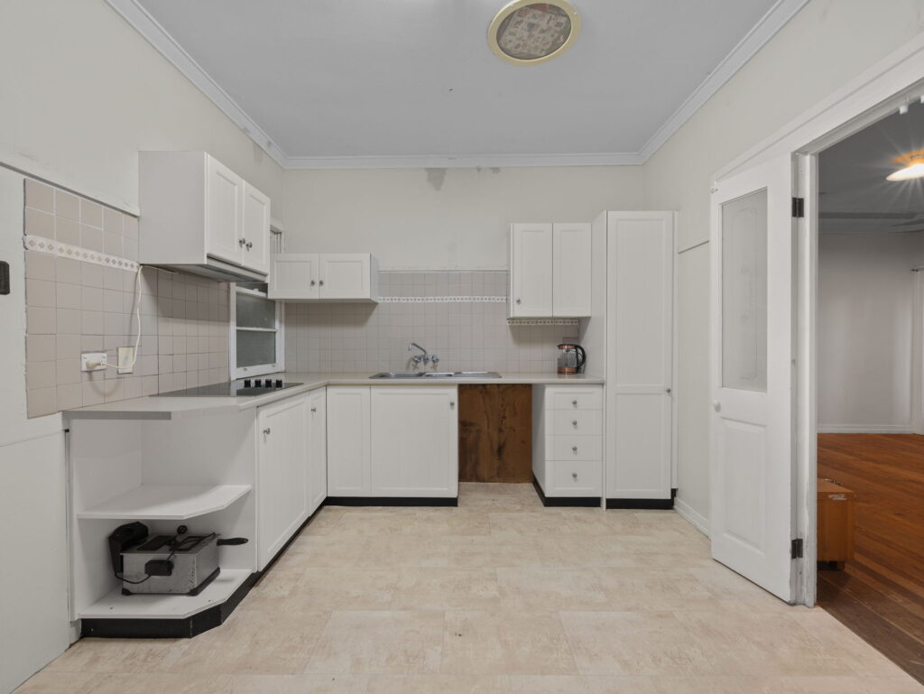 4 Colonial Court, Raceview, QLD 4305