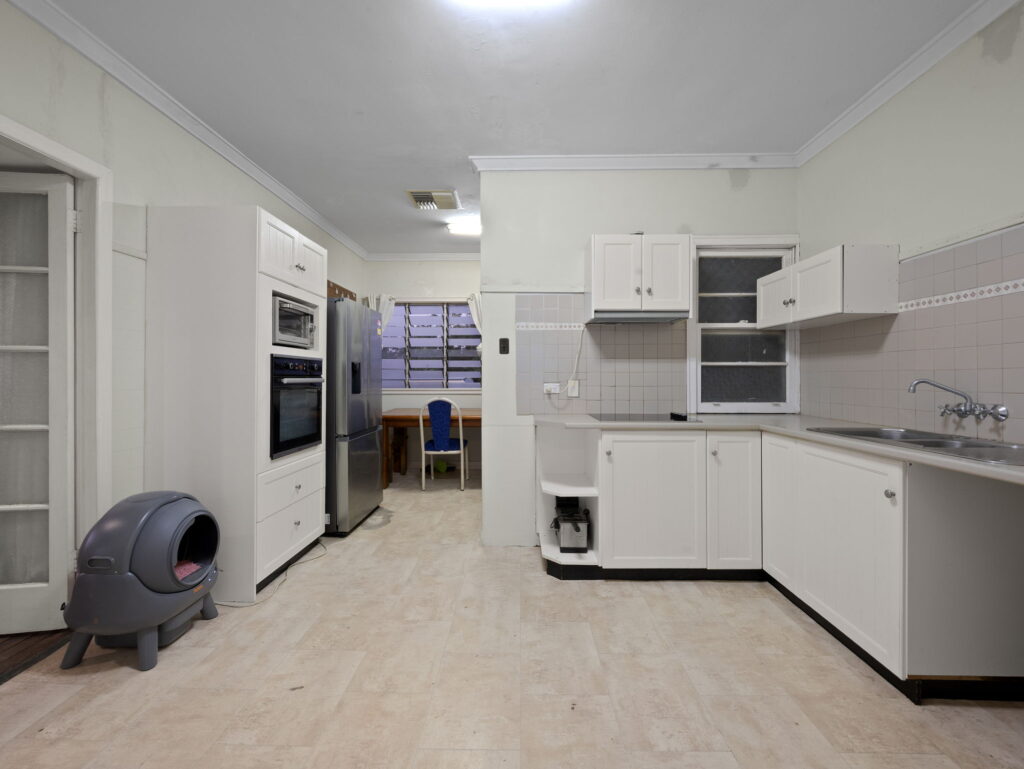 4 Colonial Court, Raceview, QLD 4305