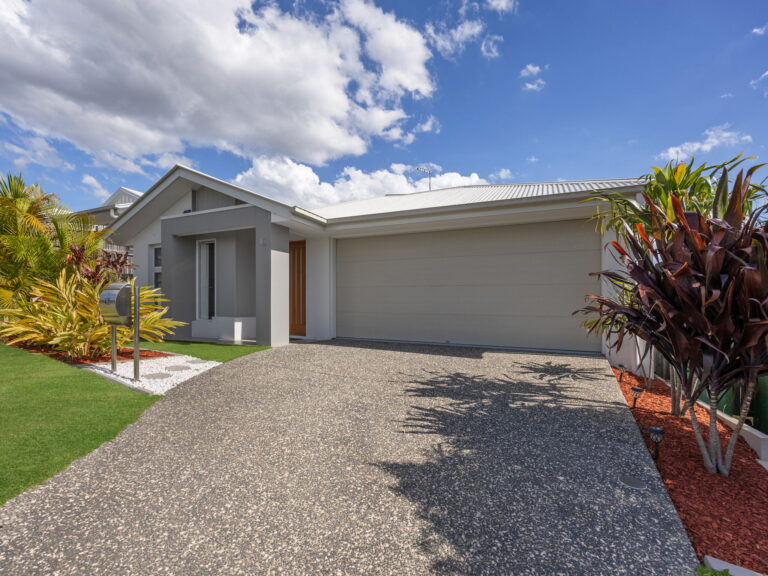42 Falcon Street, Redbank Plains, QLD 4301