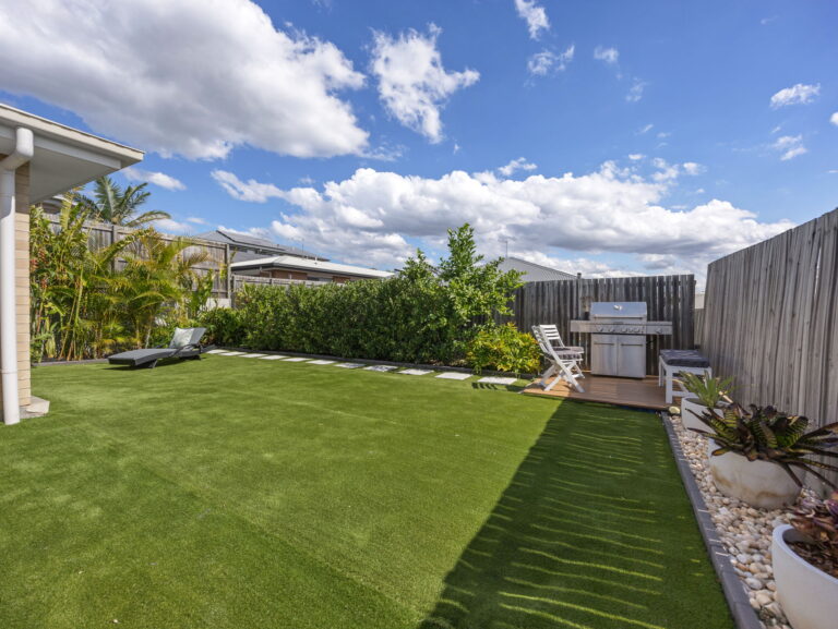 42 Falcon Street, Redbank Plains, QLD 4301