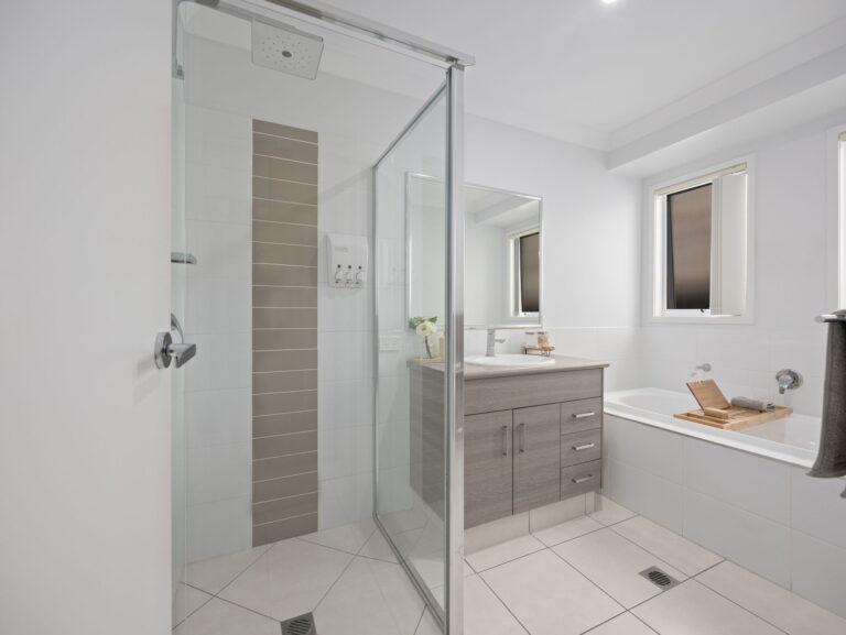 42 Falcon Street, Redbank Plains, QLD 4301