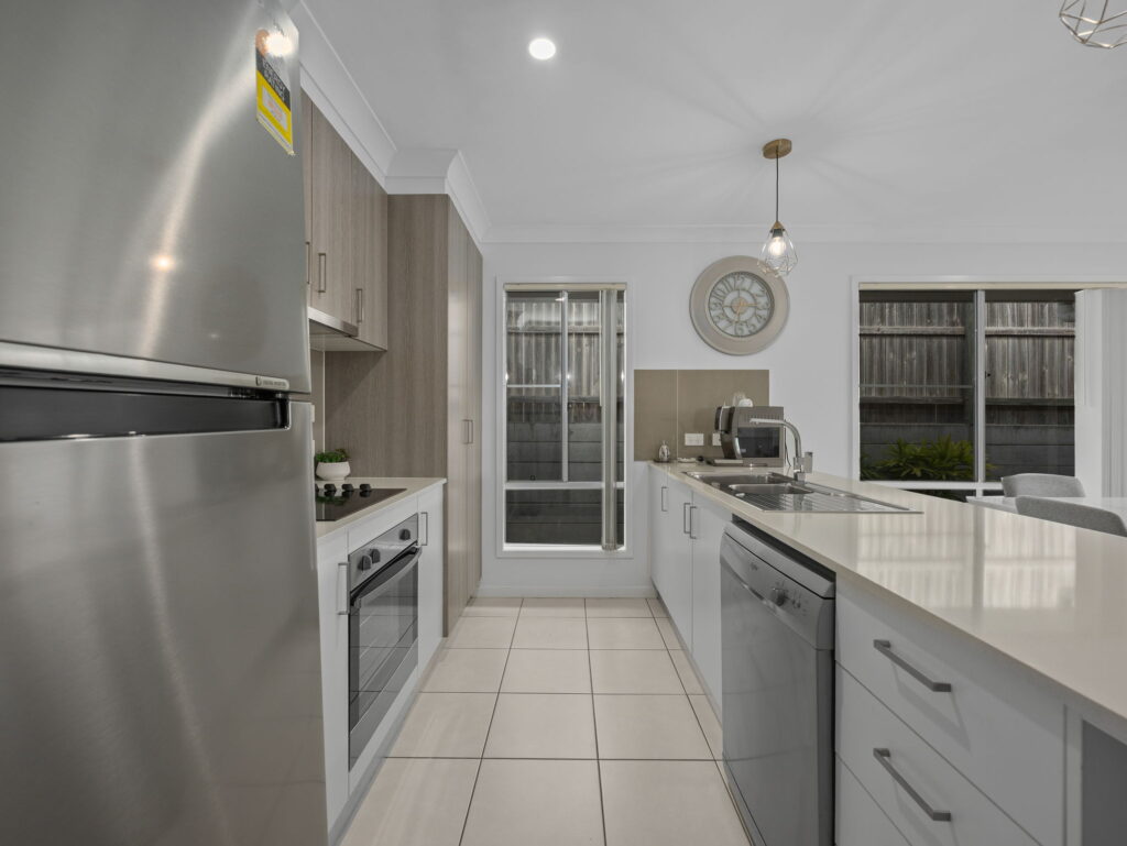 42 Falcon Street, Redbank Plains, QLD 4301