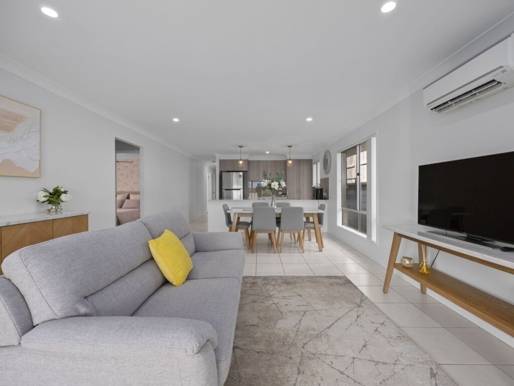 42 Falcon Street, Redbank Plains, QLD 4301