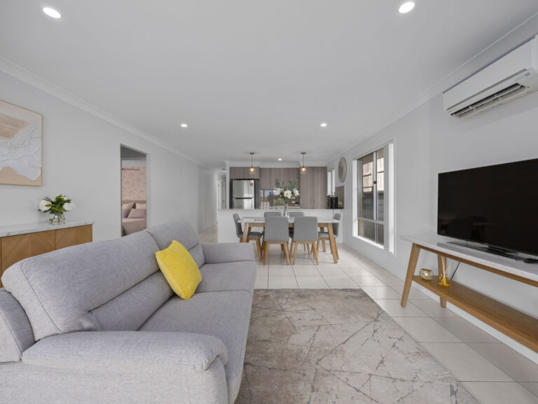 42 Falcon Street, Redbank Plains, QLD 4301
