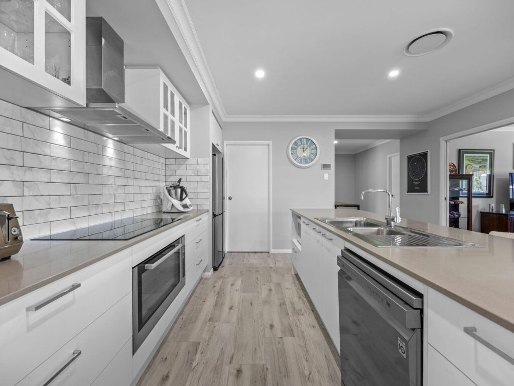 16 Duncan Drive, Aratula, QLD 4309
