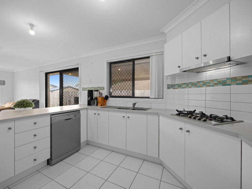 128 Alawoona Street, Redbank Plains, QLD 4301