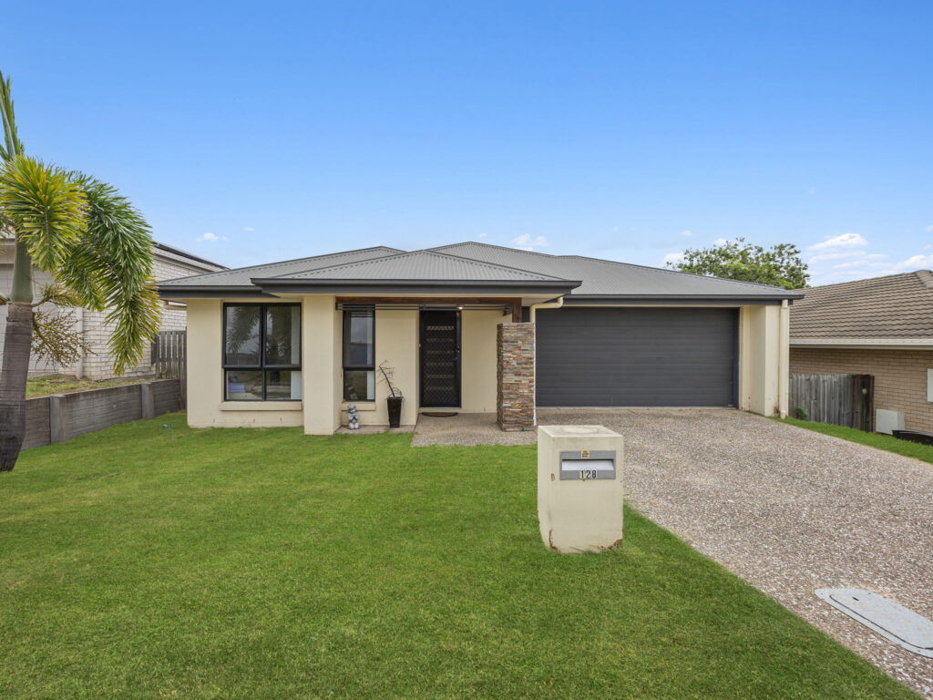 128 Alawoona Street, Redbank Plains, QLD 4301