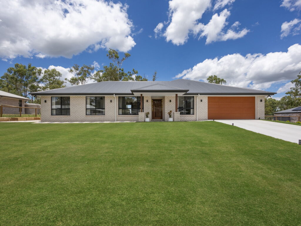11 Camden Court, Kensington Grove, QLD 4341