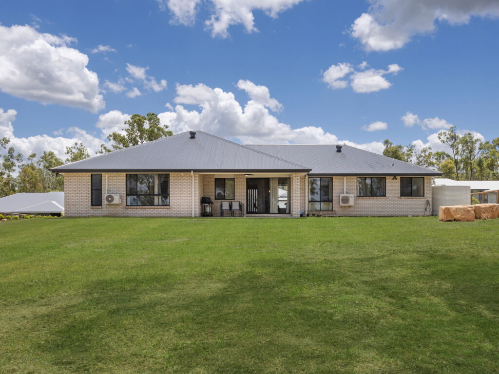 11 Camden Court, Kensington Grove, QLD 4341