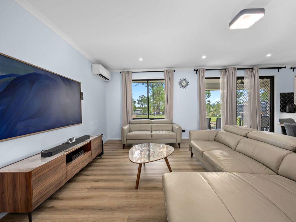 11 Camden Court, Kensington Grove, QLD 4341