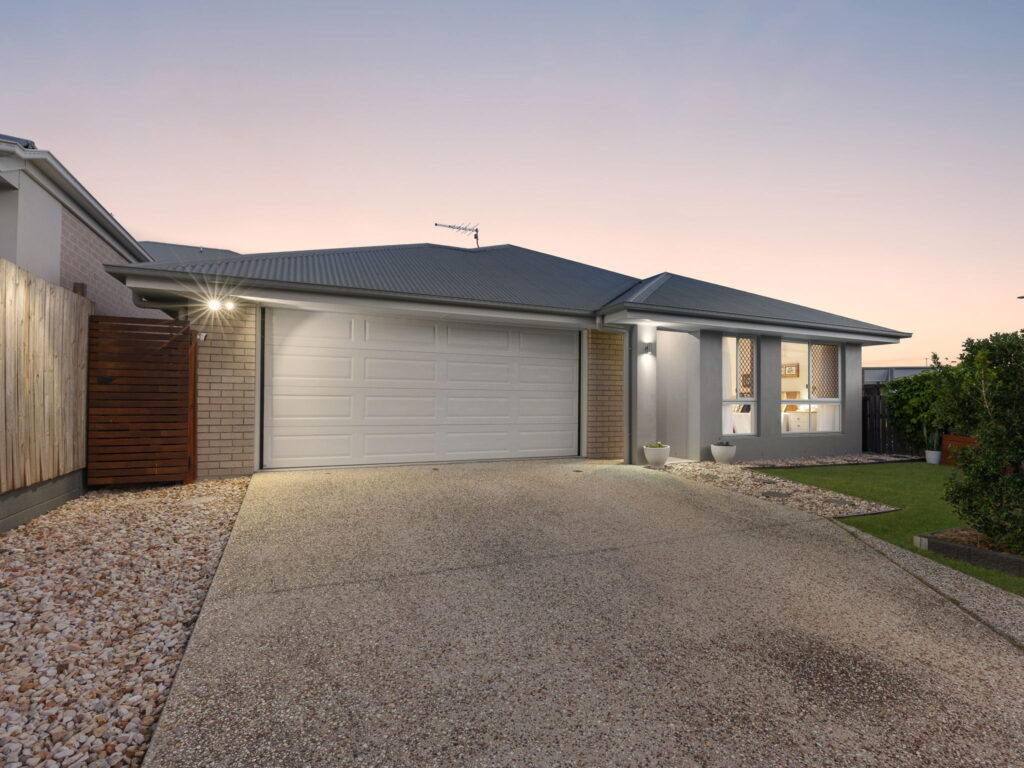 1 Shearer Court, Ripley, QLD 4306