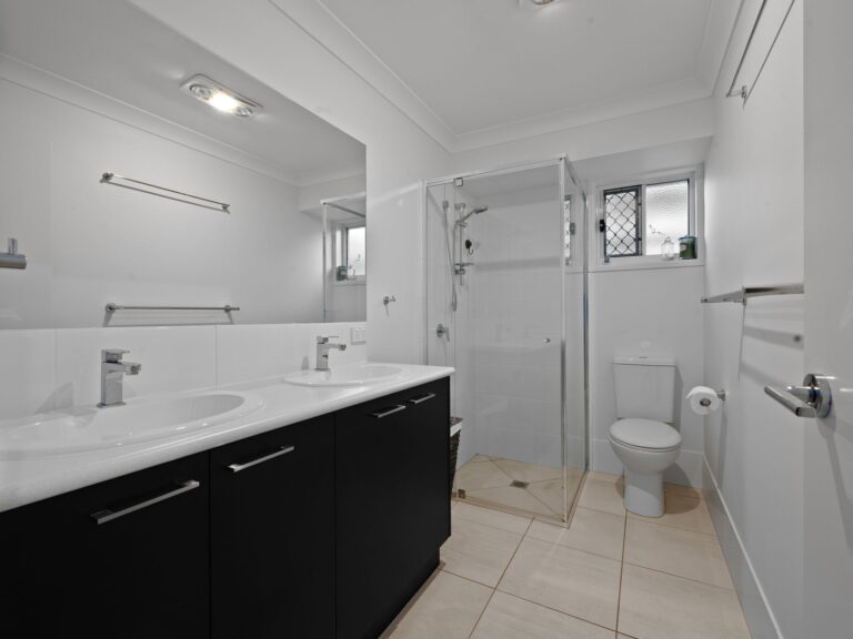 1 Shearer Court, Ripley, QLD 4306