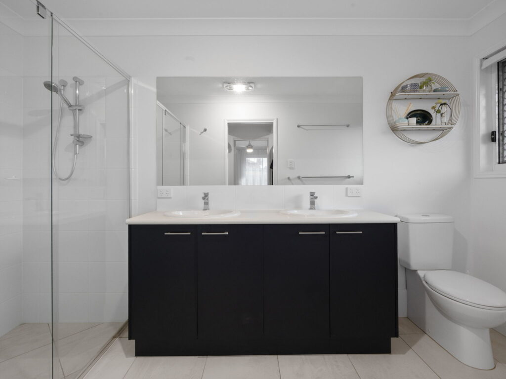 1 Shearer Court, Ripley, QLD 4306