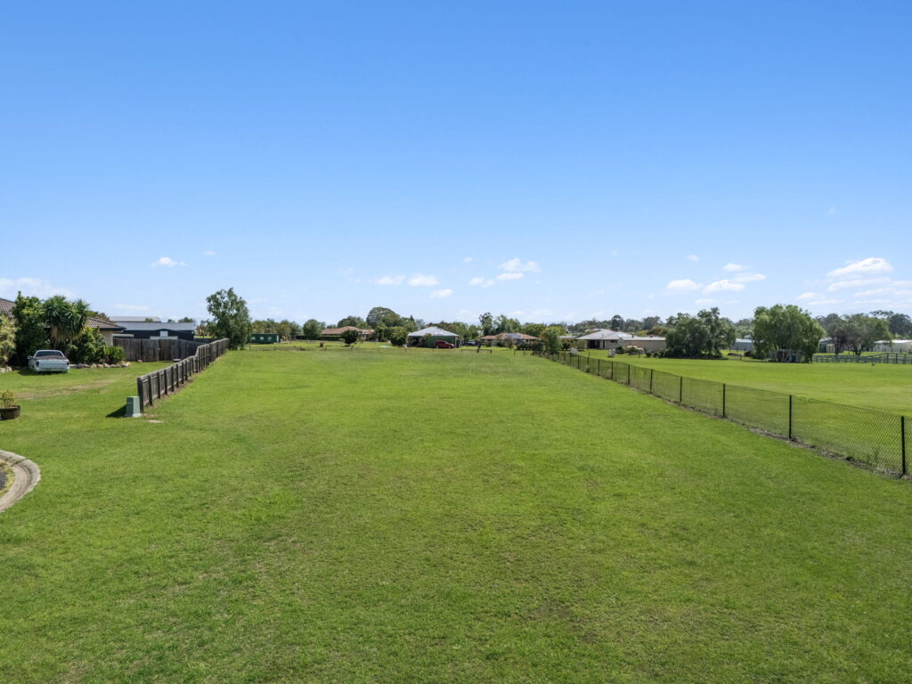 6 Peppertree Place, Plainland, QLD 4341
