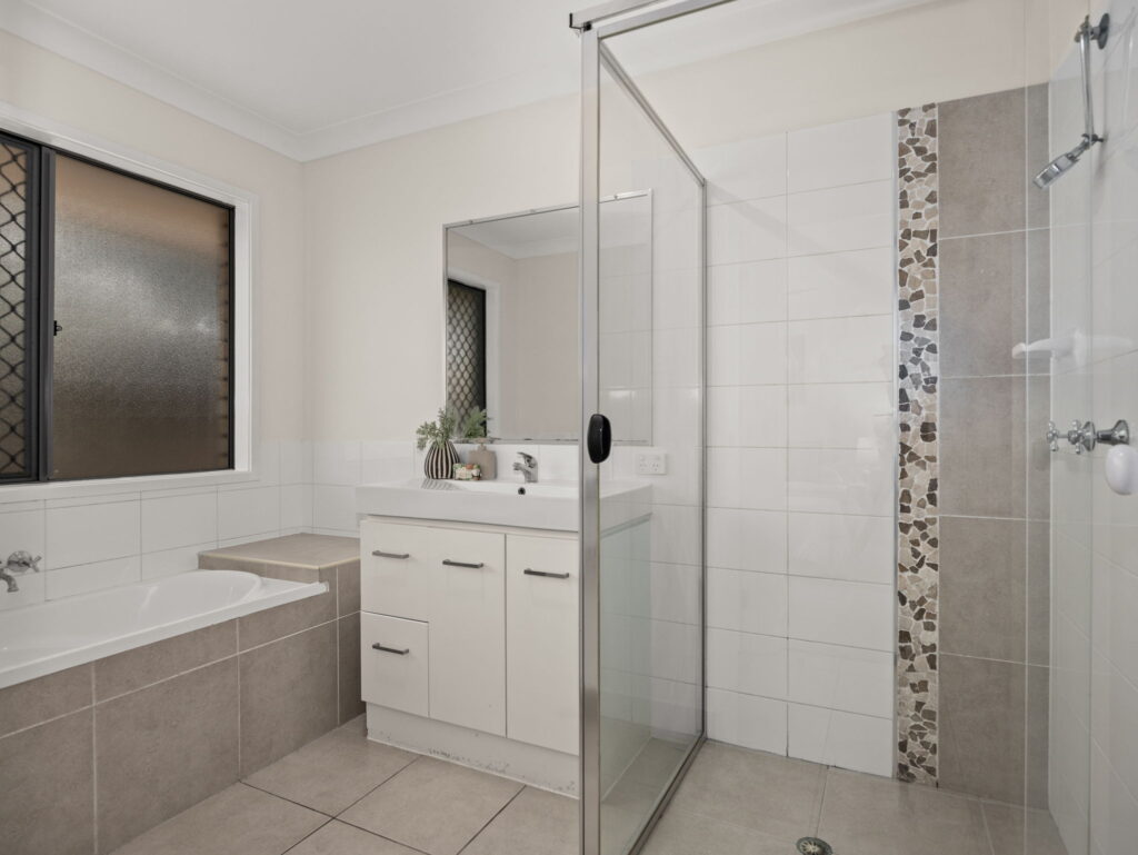 11 Nathan Close, Redbank Plains, QLD 4301