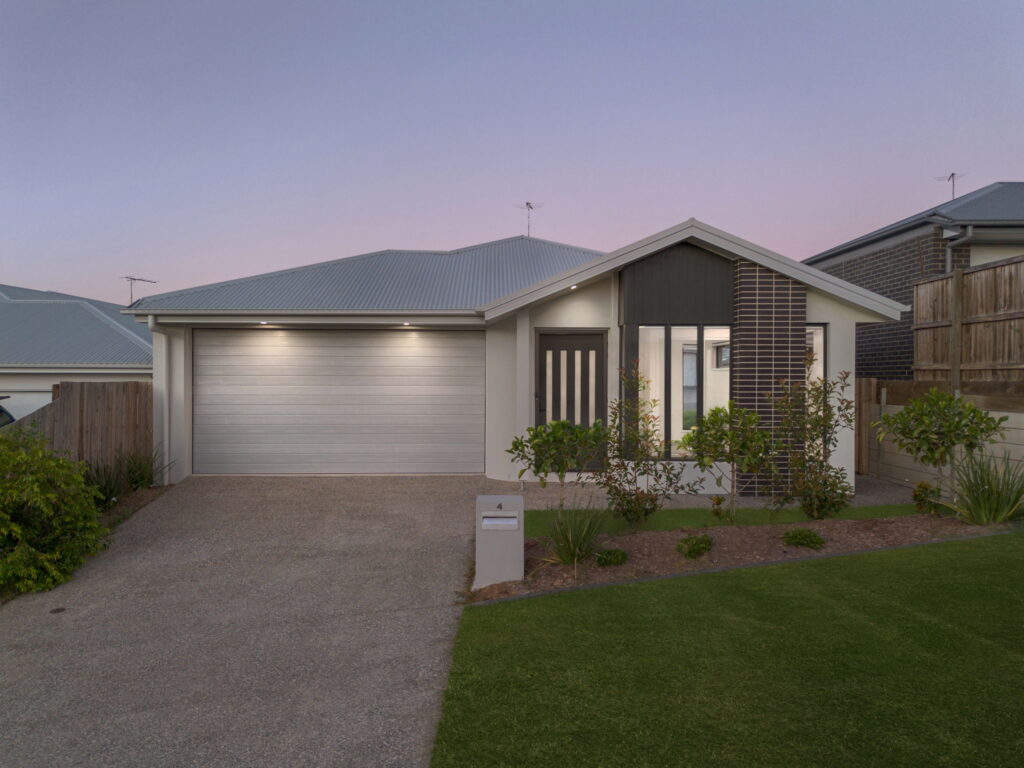 4 Dobbie Crescent, Ripley, QLD 4306