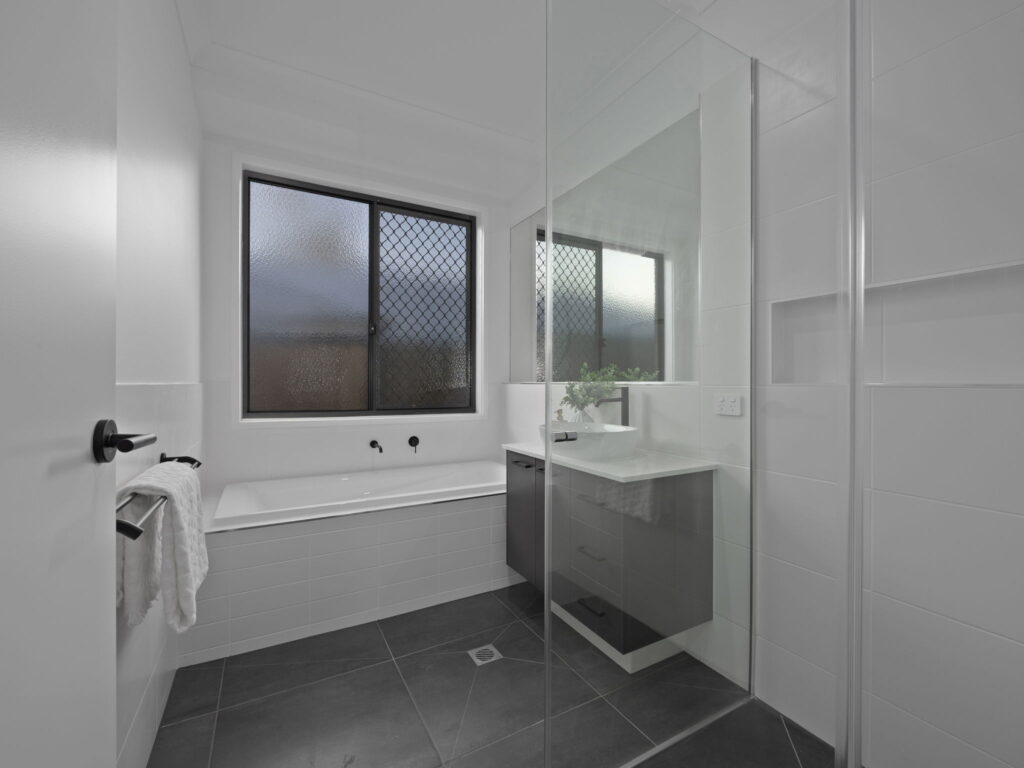 4 Dobbie Crescent, Ripley, QLD 4306