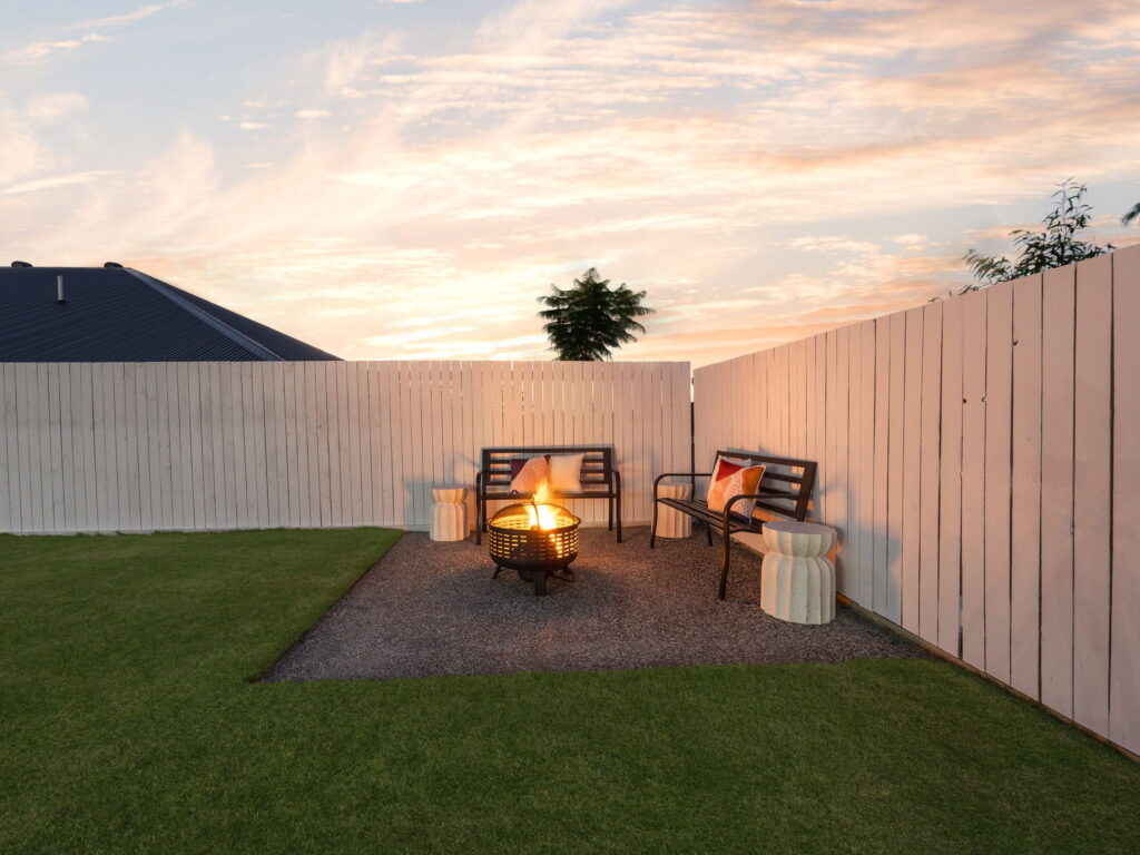 25 Himalayan Crescent, Spring Mountain, QLD 4300