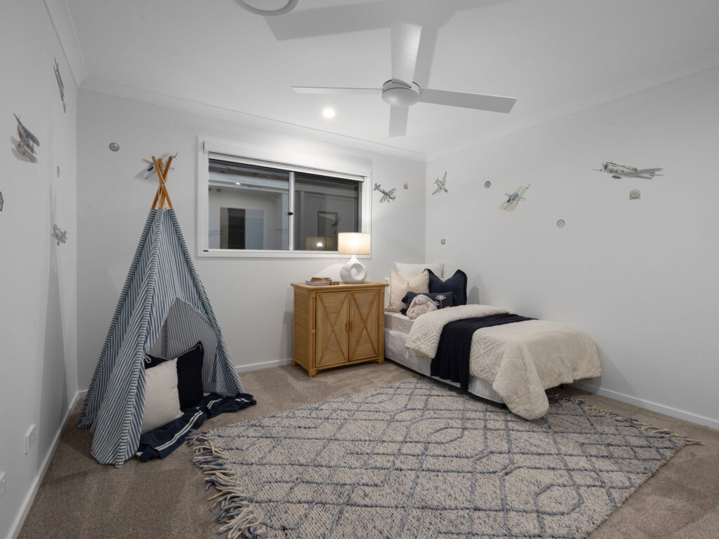 25 Himalayan Crescent, Spring Mountain, QLD 4300
