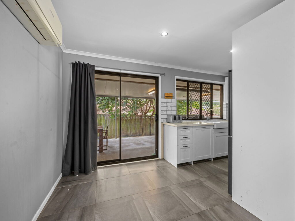 6 Christine Crescent, Redbank Plains, QLD 4301
