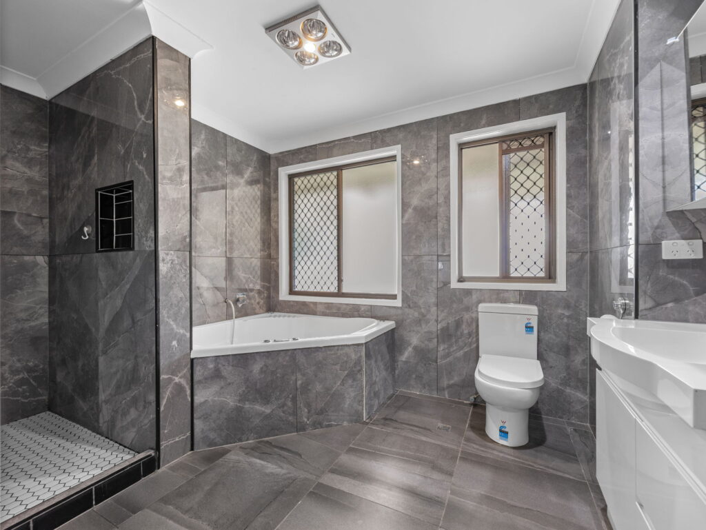 6 Christine Crescent, Redbank Plains, QLD 4301