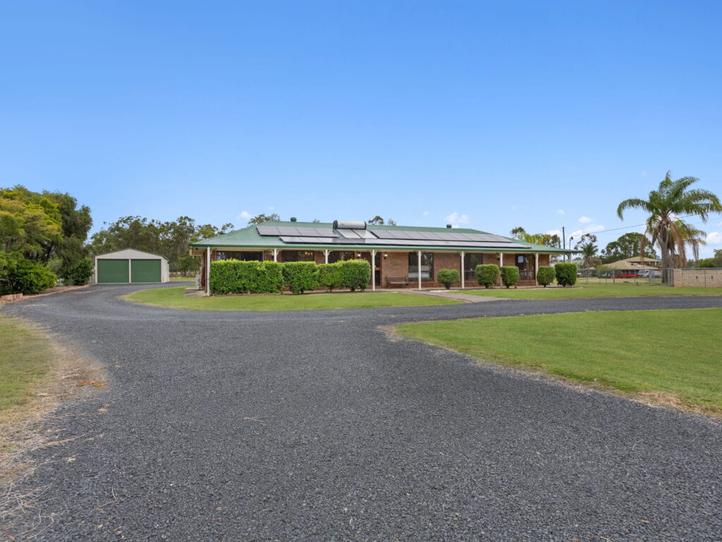 52 Roland Court, Peak Crossing QLD 4306