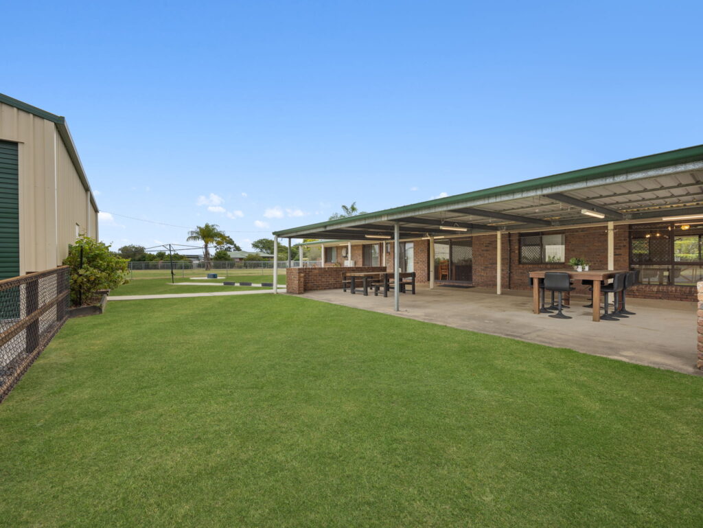 52 Roland Court, Peak Crossing QLD 4306