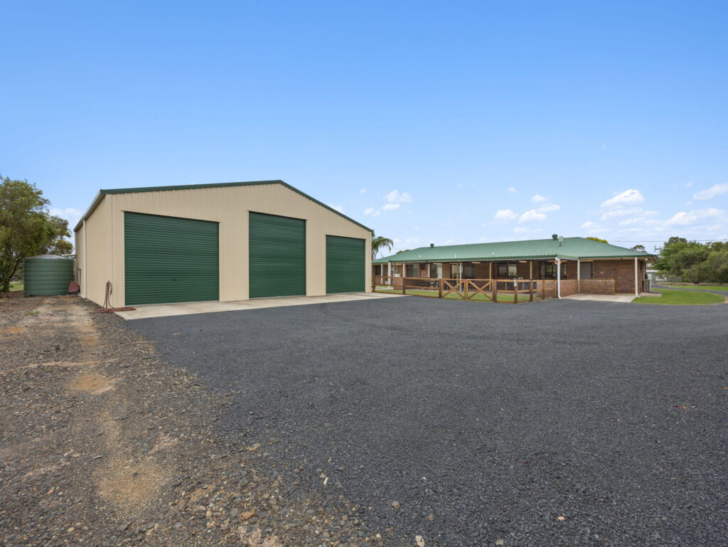 52 Roland Court, Peak Crossing QLD 4306
