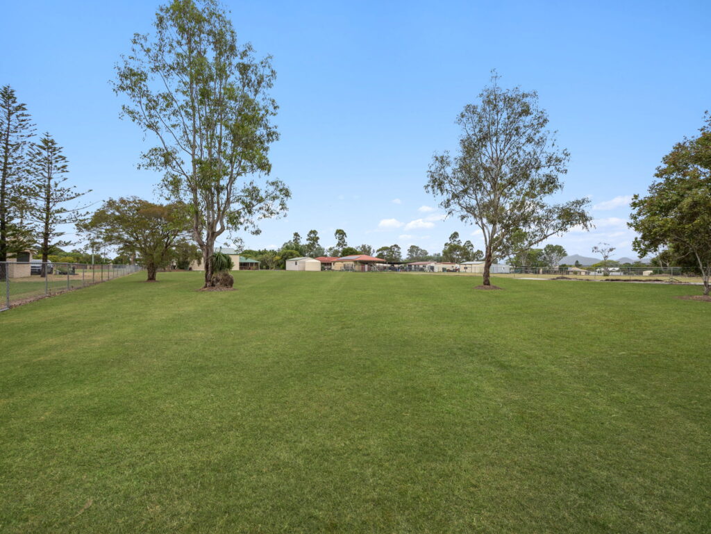 52 Roland Court, Peak Crossing QLD 4306