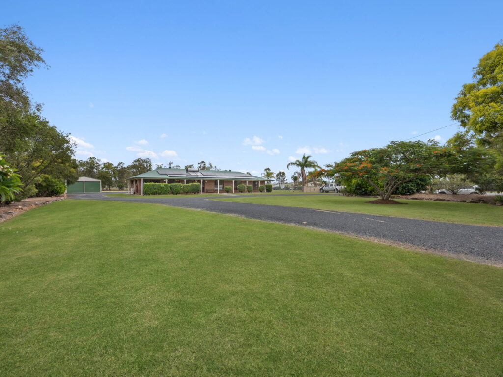 52 Roland Court, Peak Crossing QLD 4306