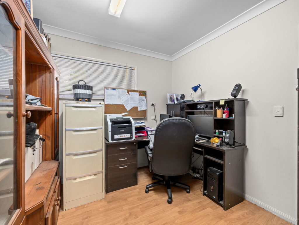 52 Roland Court, Peak Crossing QLD 4306