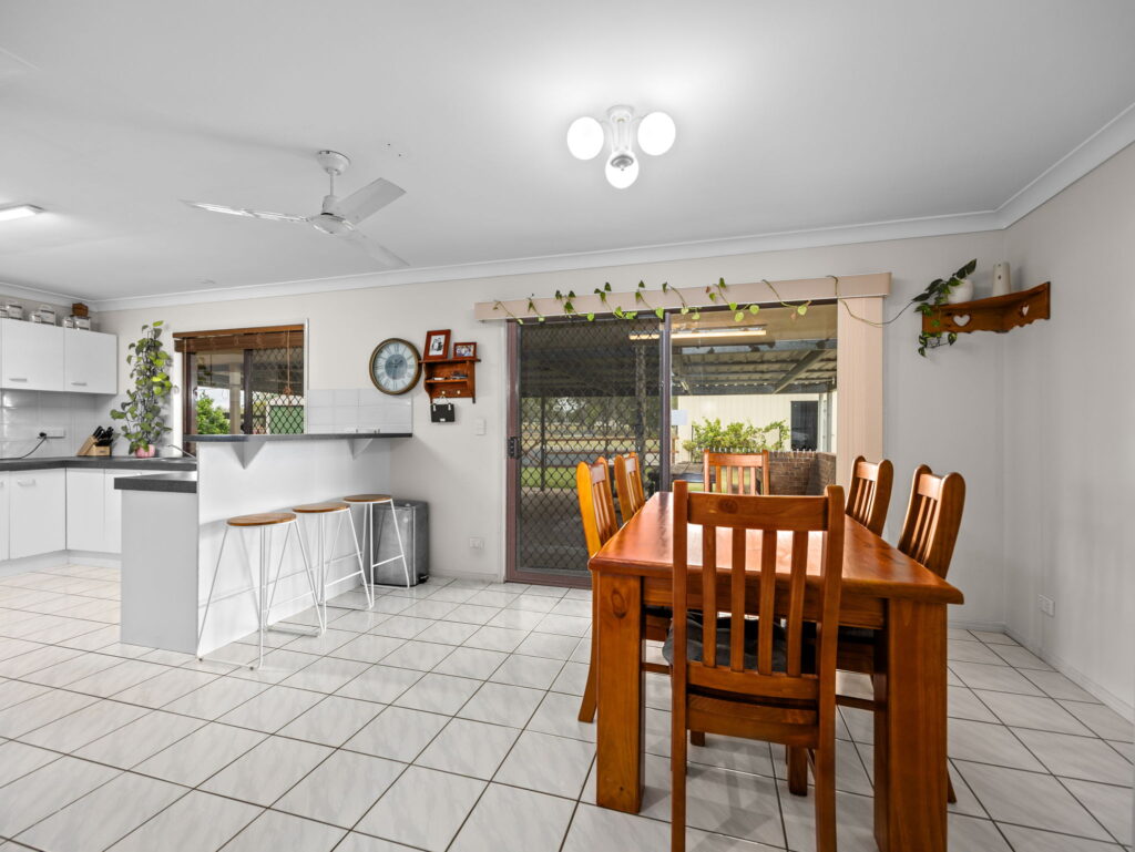 52 Roland Court, Peak Crossing QLD 4306