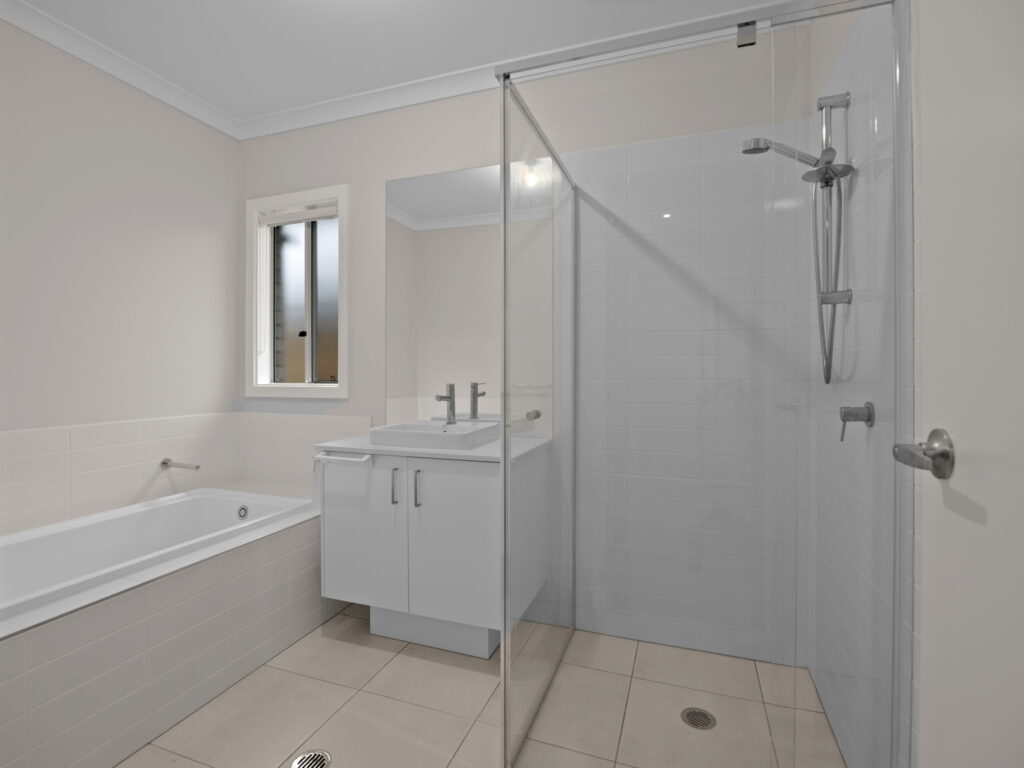 155 Sunny Crescent, Ripley, QLD 4306