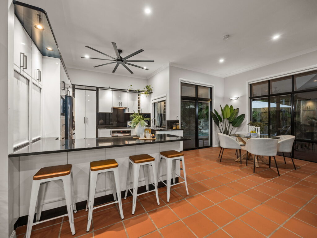 39 Phillip Crescent, Barellan Point QLD 4306