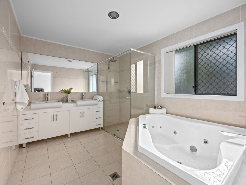 5 Mahogany Rise, Brookwater, QLD 4300