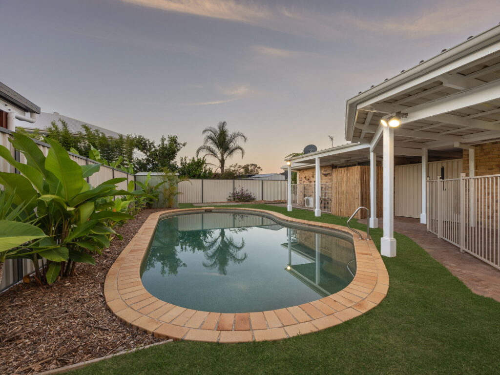 76 Saffron Street, Elanora, QLD 4221