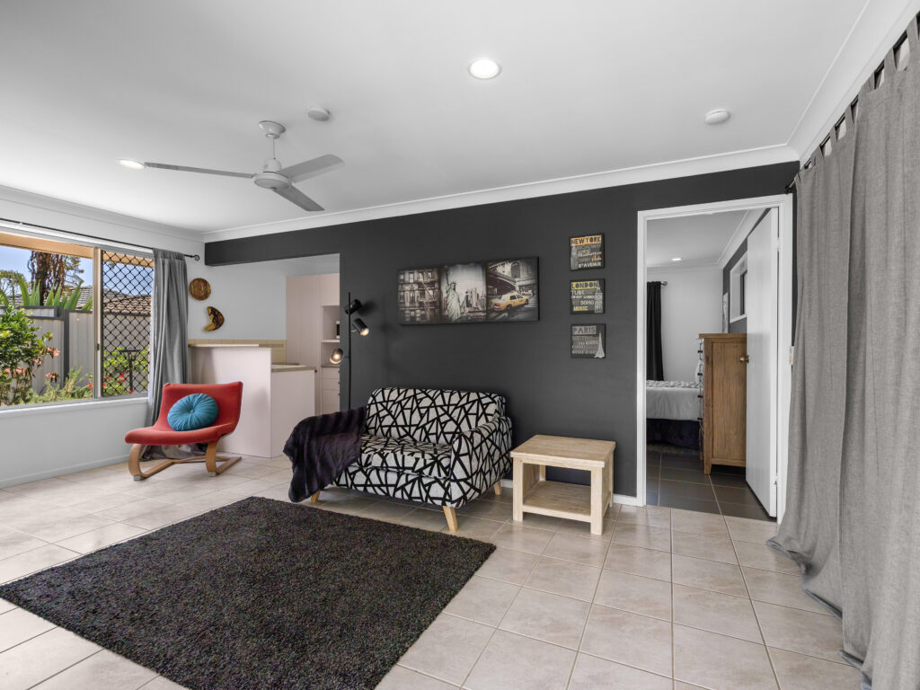 76 Saffron Street, Elanora, QLD 4221