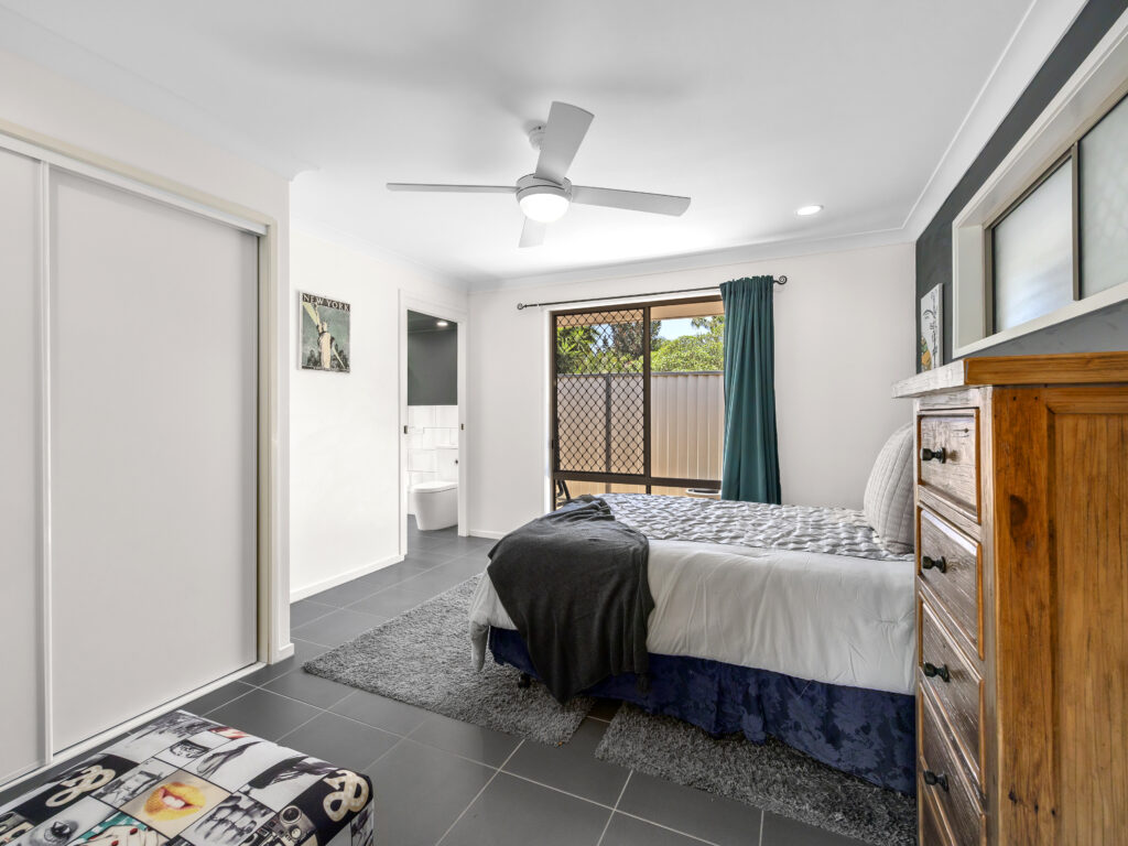 76 Saffron Street, Elanora, QLD 4221