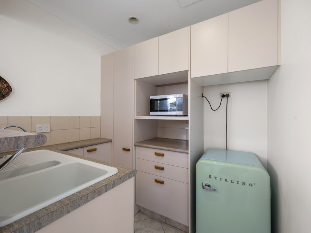76 Saffron Street, Elanora, QLD 4221