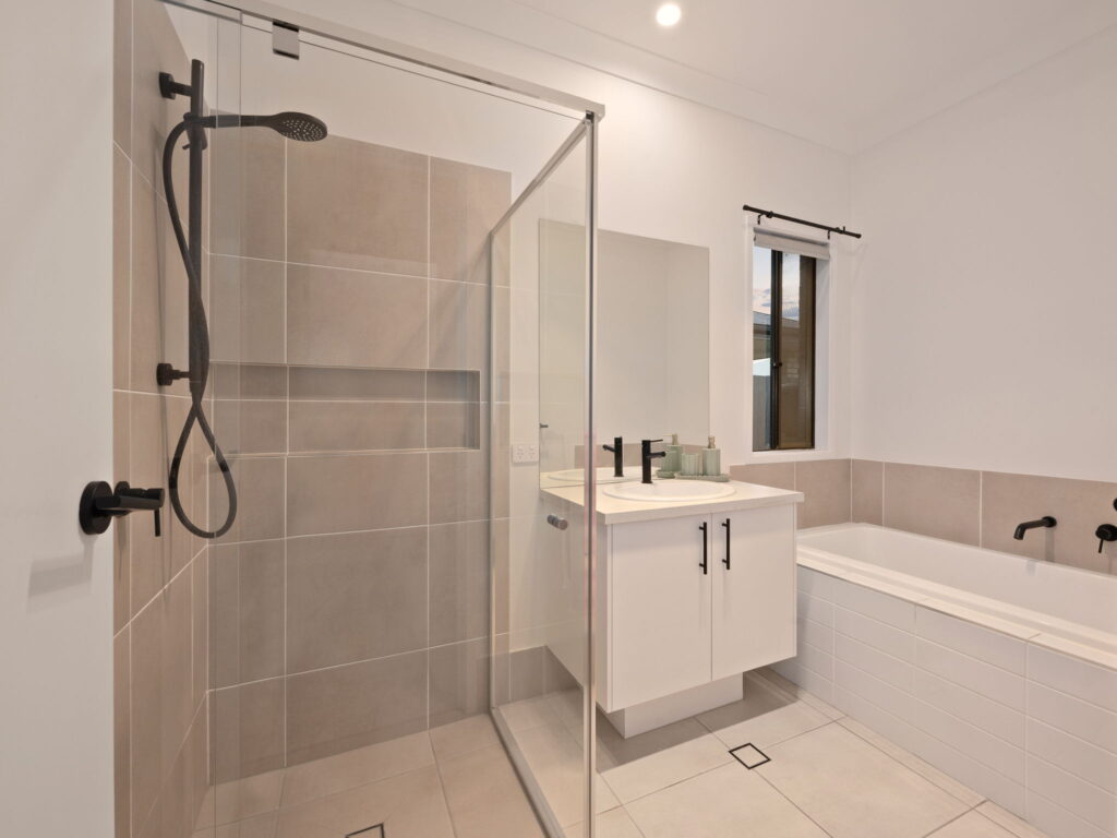18 Rohl Road, Walloon, QLD 4306