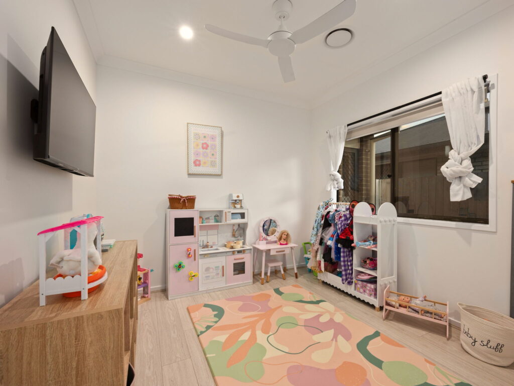 18 Rohl Road, Walloon, QLD 4306