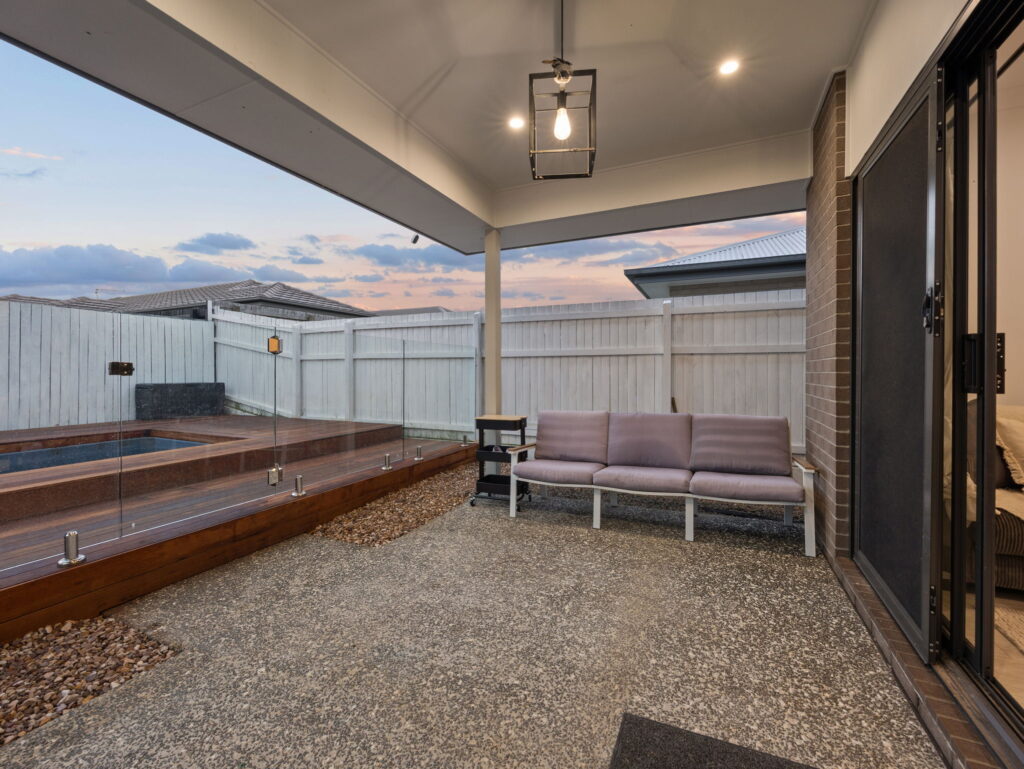 18 Rohl Road, Walloon, QLD 4306