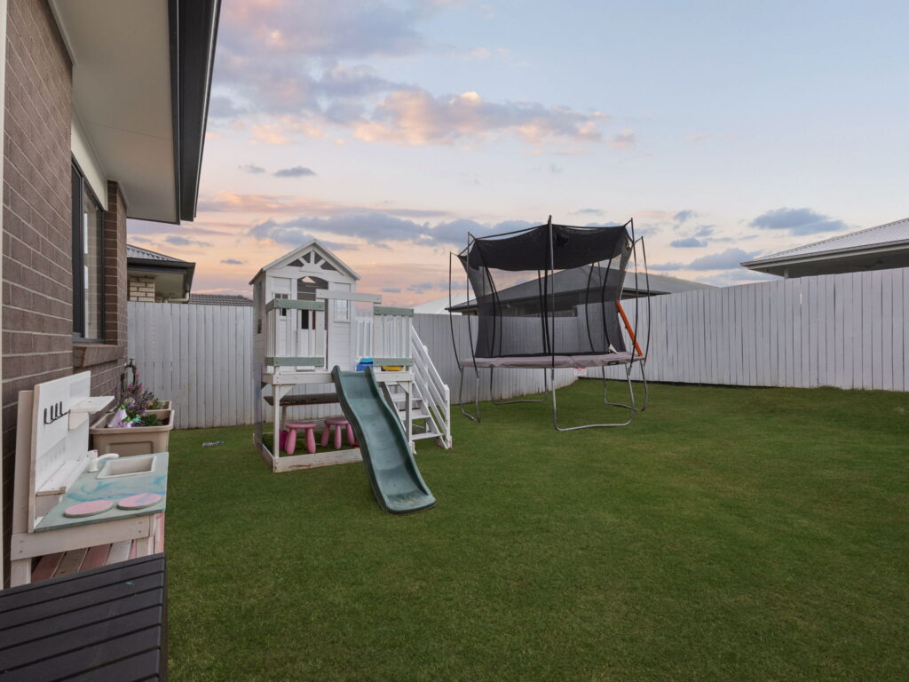 18 Rohl Road, Walloon, QLD 4306